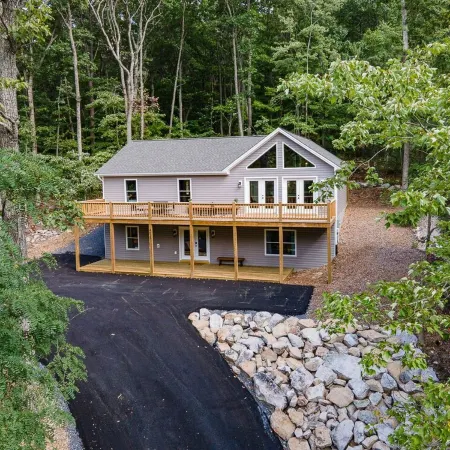 Stunning Luxury Home: Majestic Massanutten Views with New Hot Tub