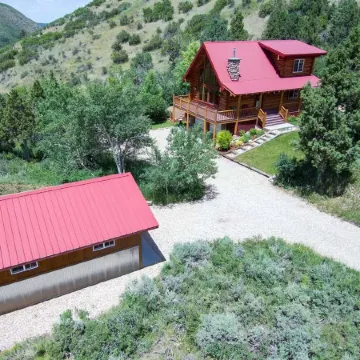 Luxury Cabin at Mirror Lake Retreat