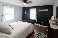 Hillside Hideaway.Quiet, clean, Hot tub. hidden gem, Skyline Park & Massanutten.