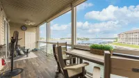 MAIN CHANNEL SUNSET VIEWS, MM19 ACROSS FROM DOG DAYS, SCREENED IN PATIO, ROKU TV