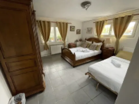 Colmar small garden of the semm 6 to 10 people, parking 4 private cars and iron