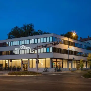 Hotel Corner