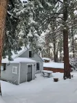 Moonridge Family Lodge, Sleeps 8, Pool Table, Minutes to Lake and Slopes Hotels near Baldwin Lake Ecological Reserve
