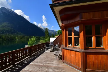 Vacation apartment directly at Hintersee, Ramsau near Berchtesgaden, 4 persons