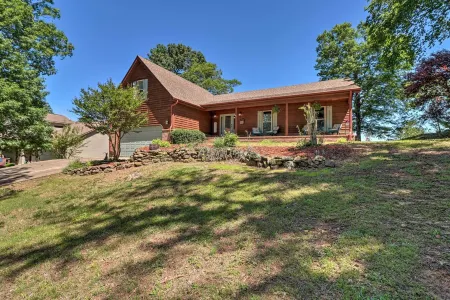 Unbeatable Views on Greers Ferry Lake-Spacious-Peaceful-Serene-Family Friendly