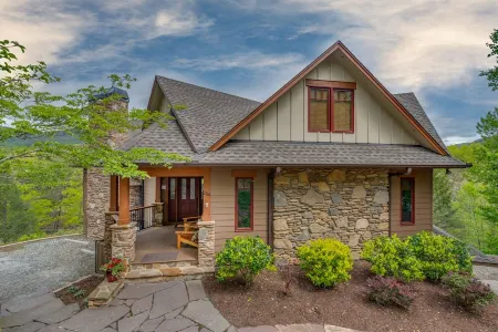 Great Resort Home to Bring Families Together - 6 Bedrooms /5 Baths