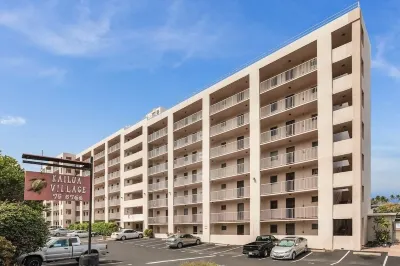 OCEAN VIEW! – 603 KAILUA VILLAGE!  NEW INTERIOR DOWNTOWN KONA - 1 BLOCK TO BAY!