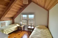 On the front, views of the surf Hotel dekat Block Island Conservancy