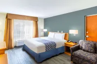 Econo Lodge Inn & Suites University - Pools