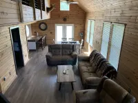 3 Story House on New River Hotels in Grayson County