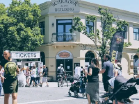 VICTORIAN PARADISE WITH INTELLIBED BED IN DOWNTOWN CAMPBELL キャンベルのホテル