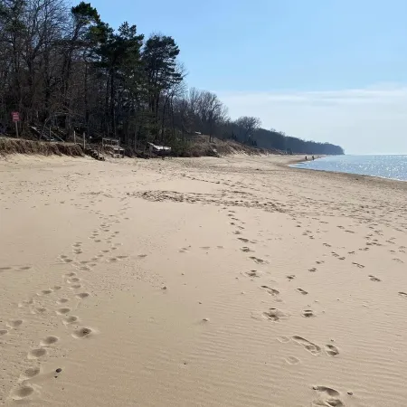 Carrie's Cottage - Charming Duplex Style 3 Bedroom Cottage with Beach Access!
