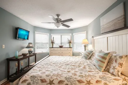 Awesome Wild Dunes Home -Just Steps to the Beach - Free WiFi