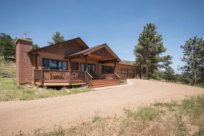 Perfect Mountain Home II with HOT TUB overlooking Mary's Lake/Near RMNP entrance