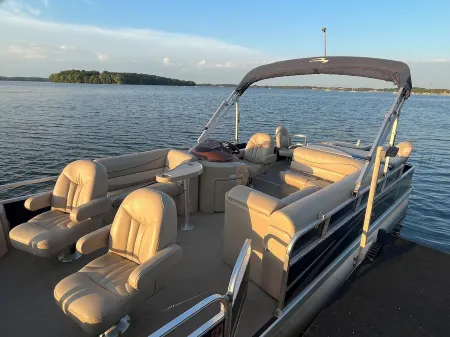 Beachfront Cabin with Lake Views & Harry Potter Room