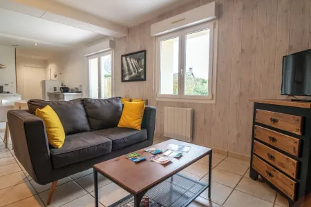 Maison Avec Jacuzzi sur Votre Terrasse et Accès à la Piscine du Domaine