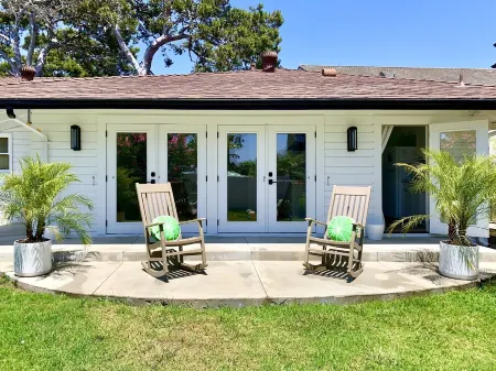 Garden, Ocean-Views, Dog Friendly, A/C.