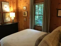 Minutes To Town, Wooded 2 Acre Retreat