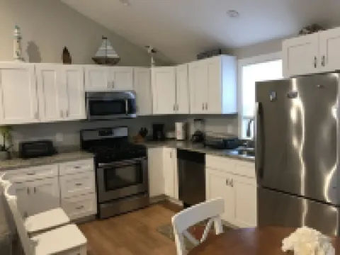 Brand New Luxurious Town Home, 600 Feet To Englewood Beach
