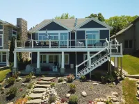 Jimmerson Blue: Luxury lake living with dock access for two boats
