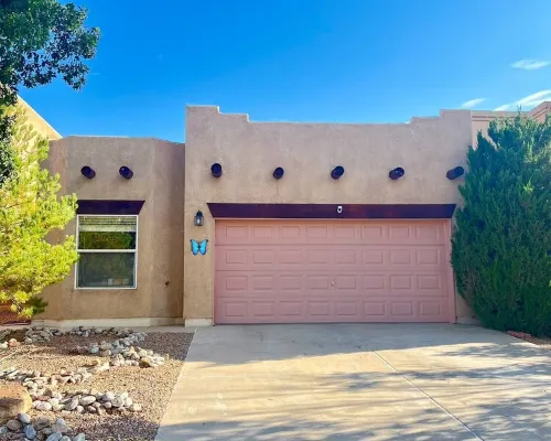 Charming and Cozy 3-bedroom house with WiFi, in superb Rio Rancho Hotels in Rio Rancho