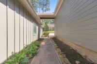 Sleeps 22! First Class home with 2 master suites on Lake Sam Rayburn!