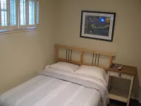 STUNNING Hollywood Hills Home... Celebrity Area, GREAT VIEWS and AWESOME REVIEWS Hotels in Universal City
