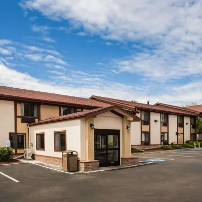 Super 8 by Wyndham Flagstaff Các khách sạn gần Trung tâm mua sắm Flagstaff