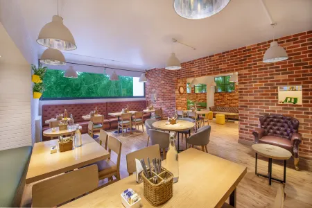 Bloomrooms @ Janpath Отели рядом со станцией Barakhamba Road