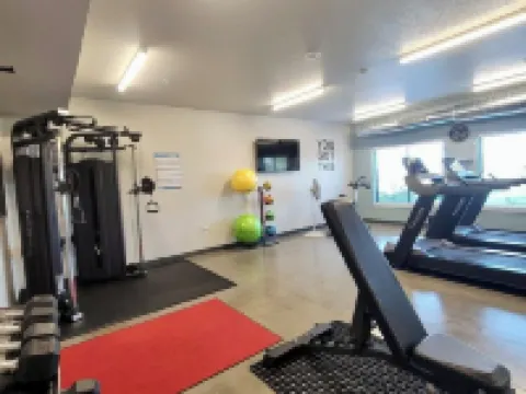 Good Vibes 2-Bedroom Apartment in Waukee - Central Location & Modern Comforts Hotels in Waukee