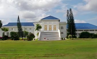 Newland Hotel