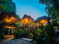 Art's Riverview Lodge Hotels in 
