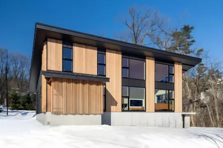 Wadano Hill Chalet by Hhg