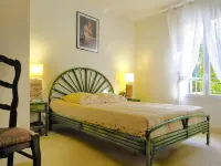 LUXURY T3 WITH GARAGE 150m FROM THE PORT