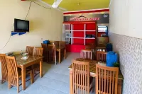 RedDoorz Syariah near T1 Juanda Airport 2 - Airport Shuttle
