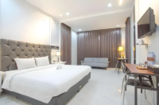 Life Emerald Hotel Surabaya Hotels near Grand City Convention And Exhibition