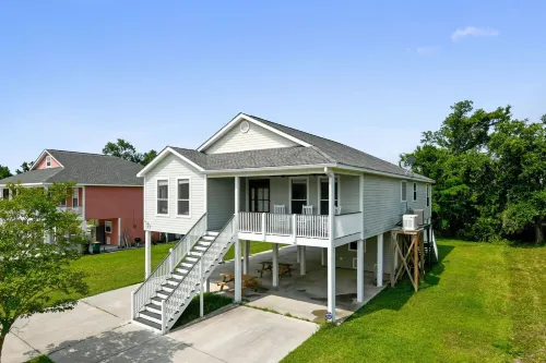 Family-sized beach retreat w/ gulf views