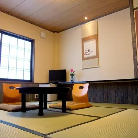 Yunaka