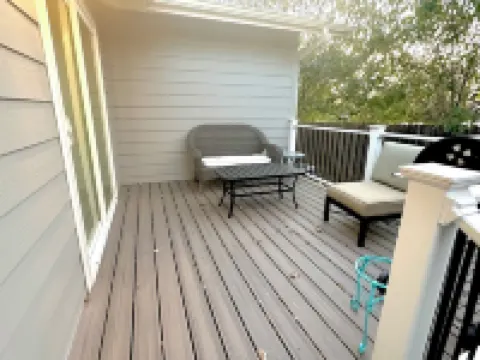 Spacious 3 bedroom hom in charming Marble Falls with WiFi, AC Hoteles en Marble Falls