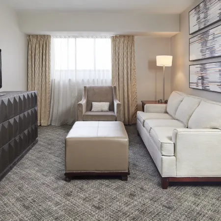 DoubleTree Suites by Hilton Hotel Nashville Airport