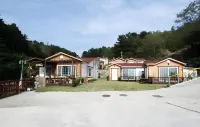 Youngduk Badagongwon Pension Hotel in zona Yeongdeok Wind Power Complex