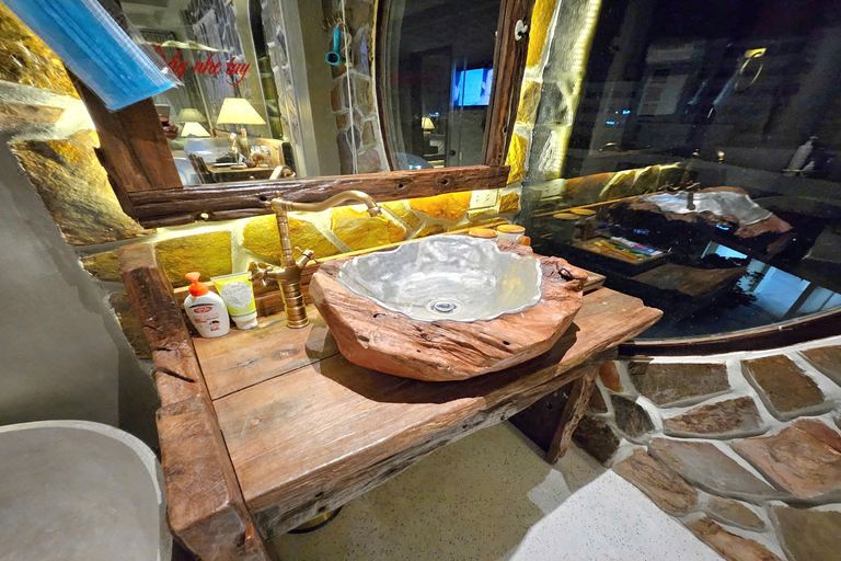 빅토리 호텔 후에의 깔끔한 객실 내부