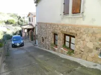 HOUSE WITH VERANDA AT A FEW STEPS FROM THE SEA Hotel a Santa Maria Navarrese