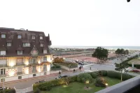 Center of Deauville, spacious Duplex with sea view