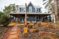 Waterfront Treasure - Main WIE House