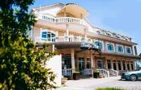 Bridge Hotel Hotels in 