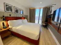 Via Sants Hotel Barcelona, Tapestry Collection by Hilton - balcony