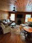 Outdoor paradise! 3 bedroom water view cabin water access near state parks.