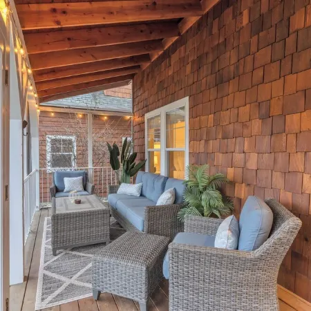 Dover Dreamin’ – Lake Life starts here! 3BD, 3BA Retreat, Steps from the Water