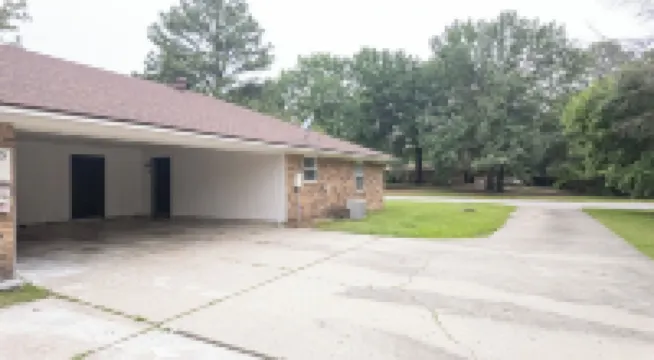 2-bedroom apartment in cool Fort Smith with AC
